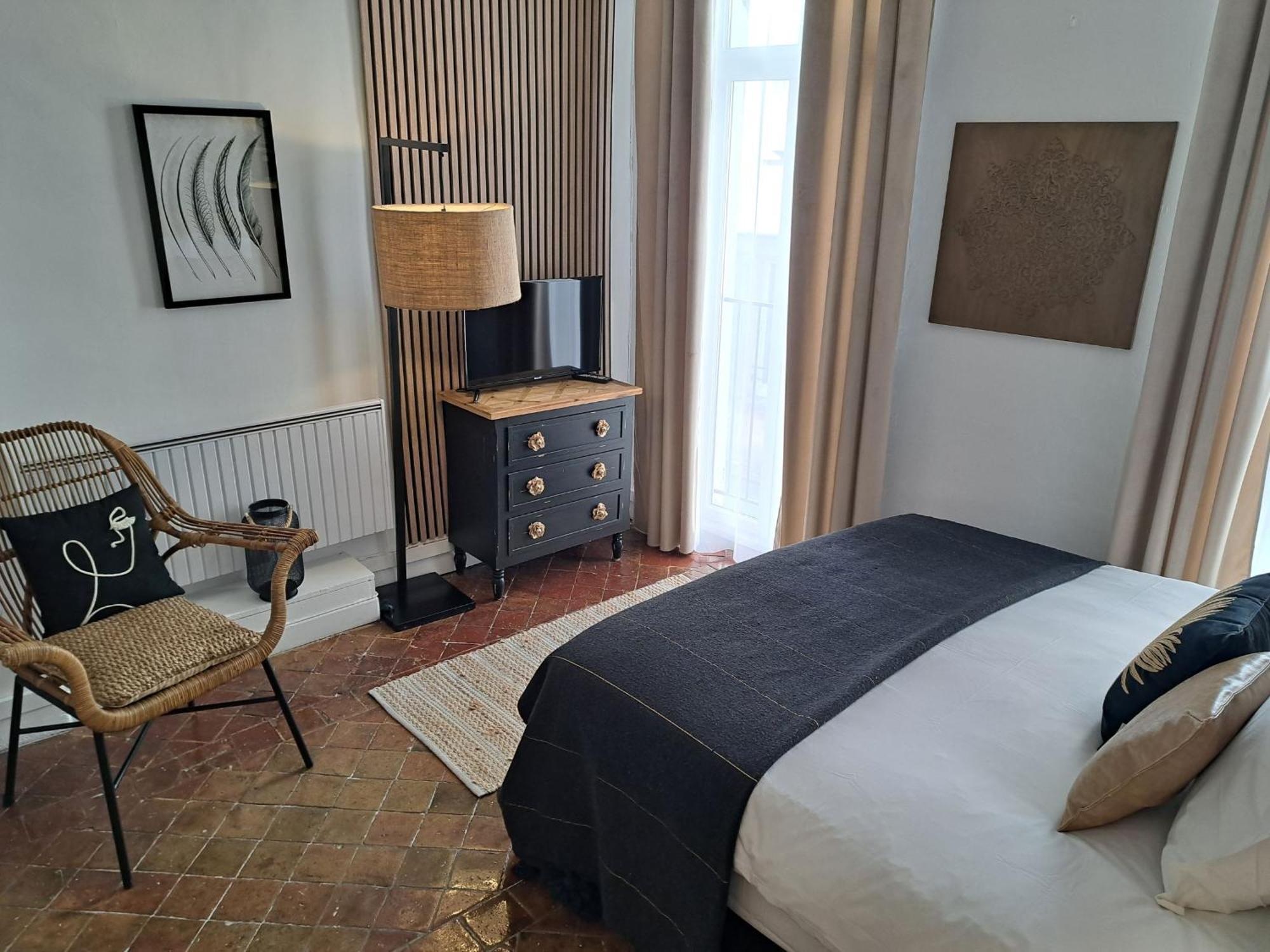 Hotel Le Patio De Sophie Sisteron Quarto foto