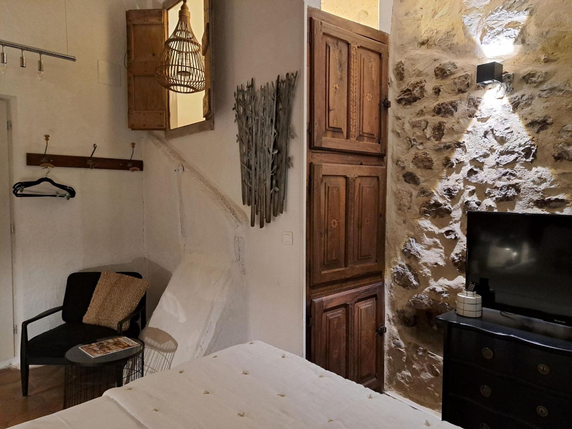 Hotel Le Patio De Sophie Sisteron Quarto foto