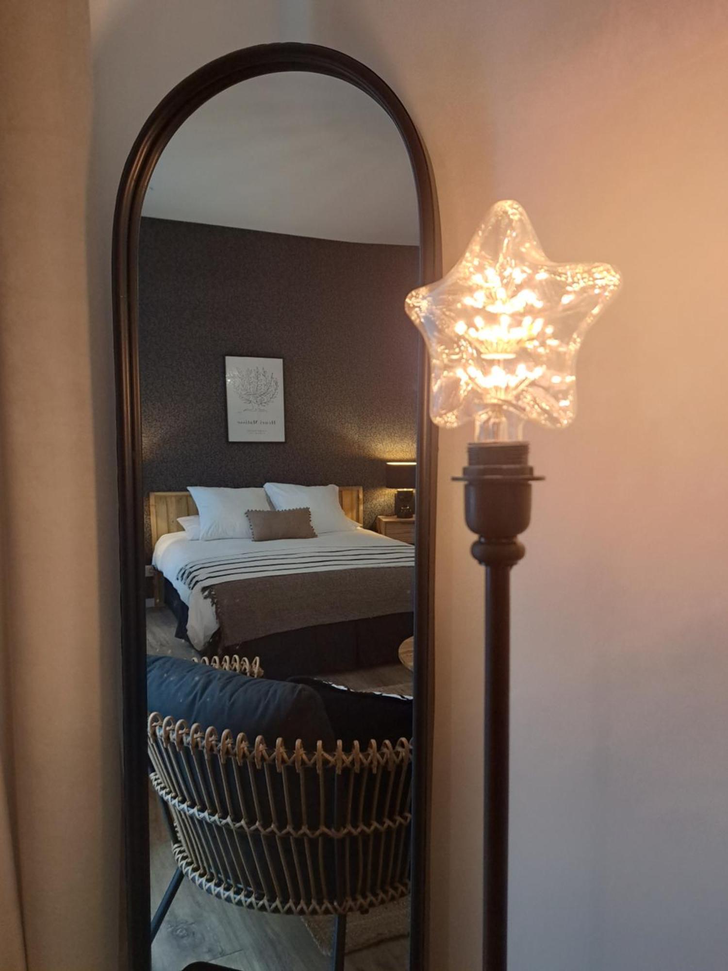 Hotel Le Patio De Sophie Sisteron Quarto foto